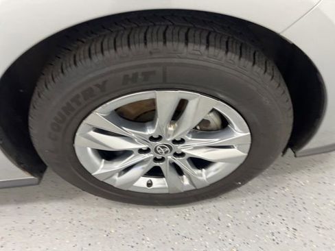 Certified 2023 Toyota Sienna Limited AWD/4WD image 12