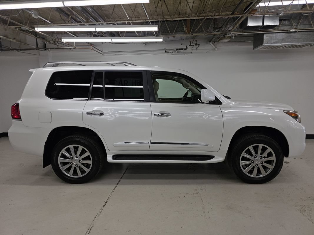 Used 2010 Lexus LX 570 4WD w/ Luxury Pkg image 6