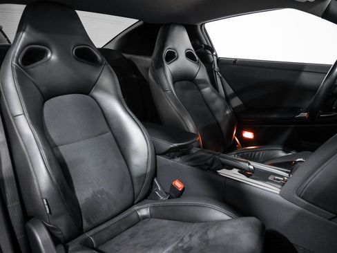 Used 2009 Nissan GT-R Premium image 31