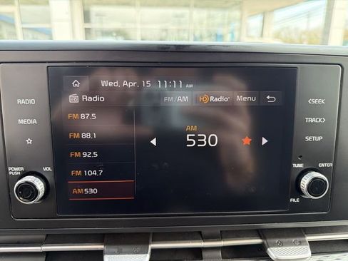 Used 2023 Kia Carnival LX FWD image 18