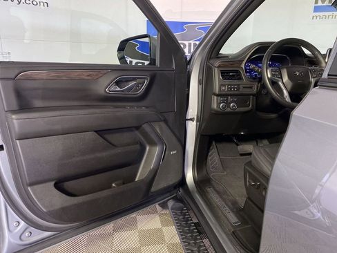 Used 2023 Chevrolet Tahoe Z71 w/ Luxury Package AWD/4WD image 29