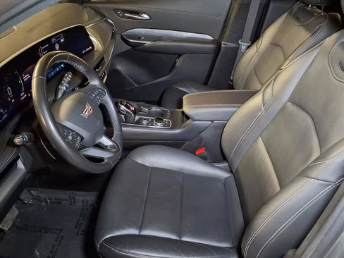 Used 2024 Cadillac XT4 Premium Luxury image 13