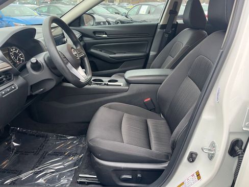 Used 2025 Nissan Altima 2.5 SV image 21