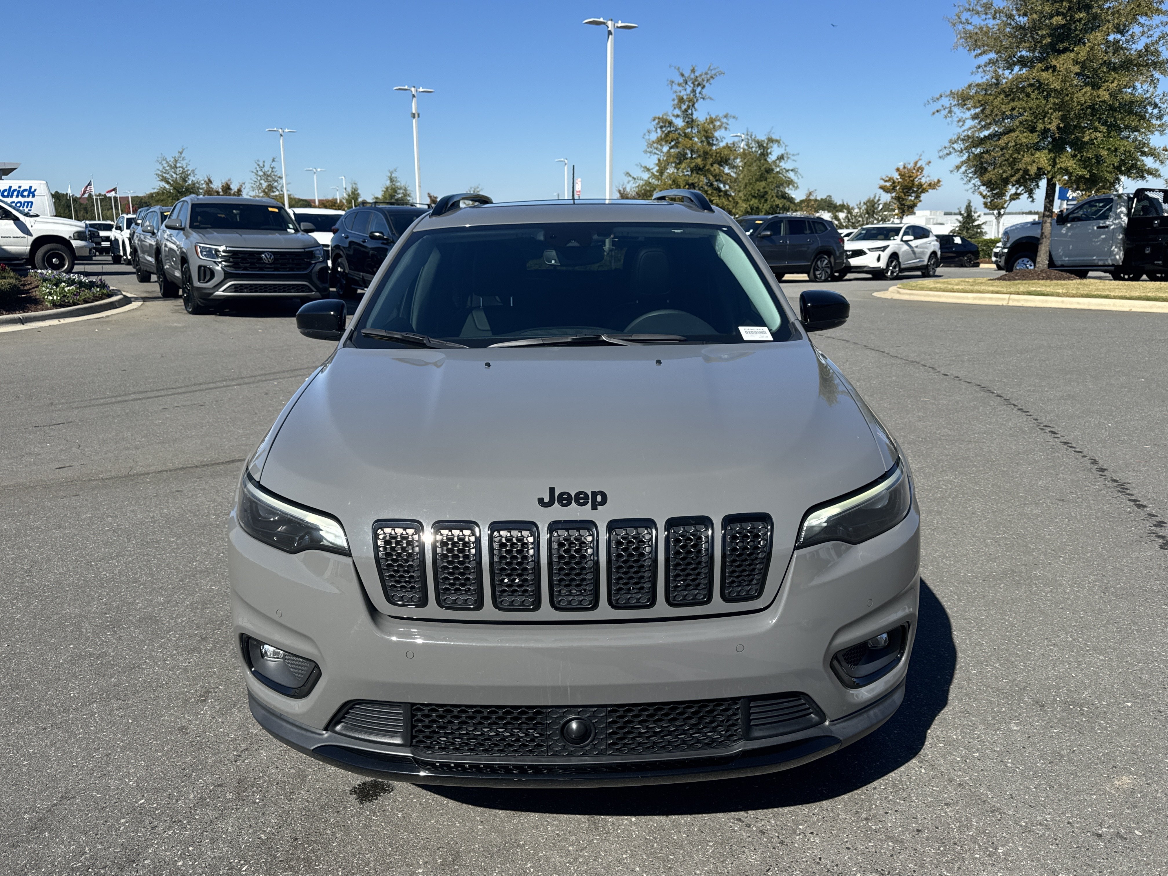 Used 2023 Jeep Cherokee Altitude Lux AWD/4WD image 3