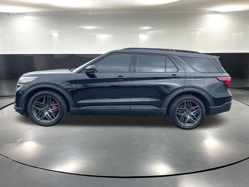 Used 2025 Ford Explorer ST AWD/4WD image 10