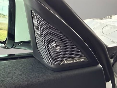 Used 2023 BMW 230i Coupe w/ Premium Package image 19