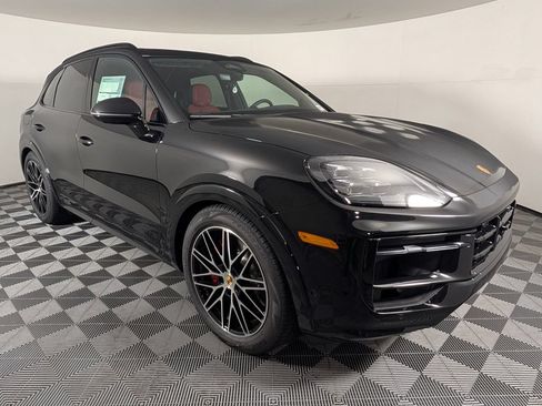 New 2026 Porsche Cayenne GTS AWD/4WD image 9