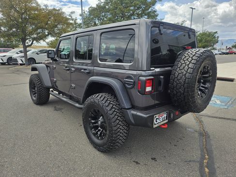 Used 2022 Jeep Wrangler Unlimited Rubicon AWD/4WD image 8