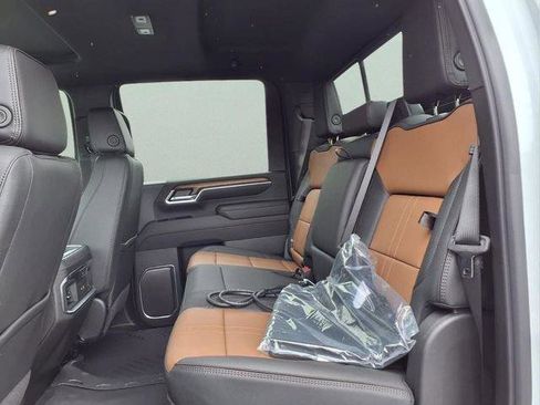 New 2026 Chevrolet Silverado 3500 High Country w/ High Country Premium Package AWD/4WD image 9