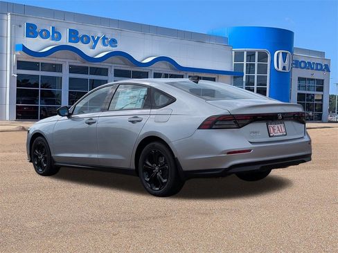 New 2025 Honda Accord SE image 3