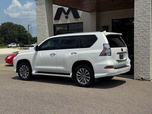 Used 2022 Lexus GX 460 Luxury w/ Accessory Package AWD/4WD image 9