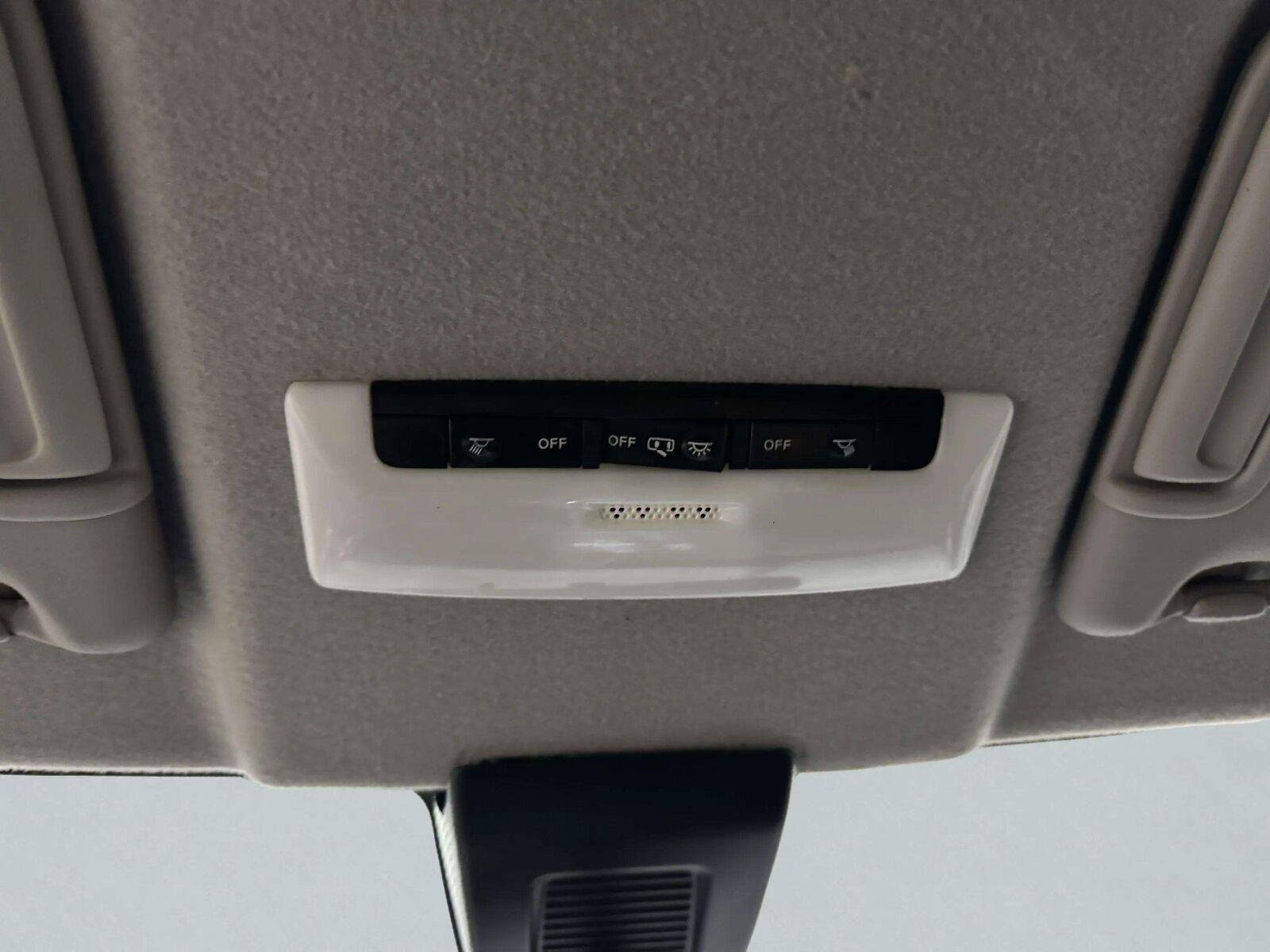 Used 2021 Nissan Kicks SV FWD image 27