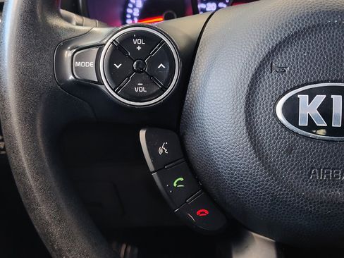 Used 2015 Kia Soul FWD image 15