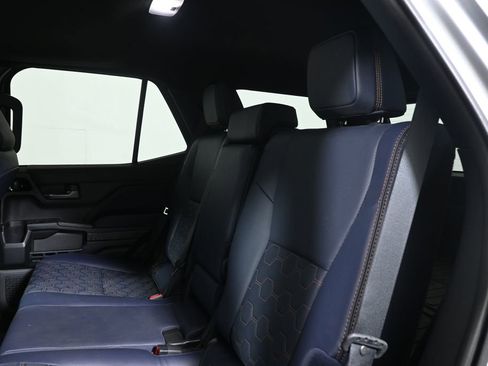 Used 2025 Toyota 4Runner Platinum AWD/4WD image 6