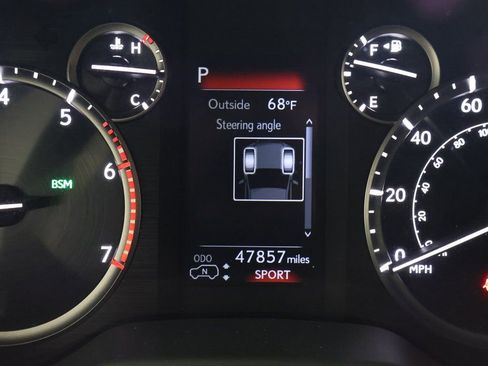 Used 2023 Lexus GX 460 Luxury w/ Off Road Package image 18