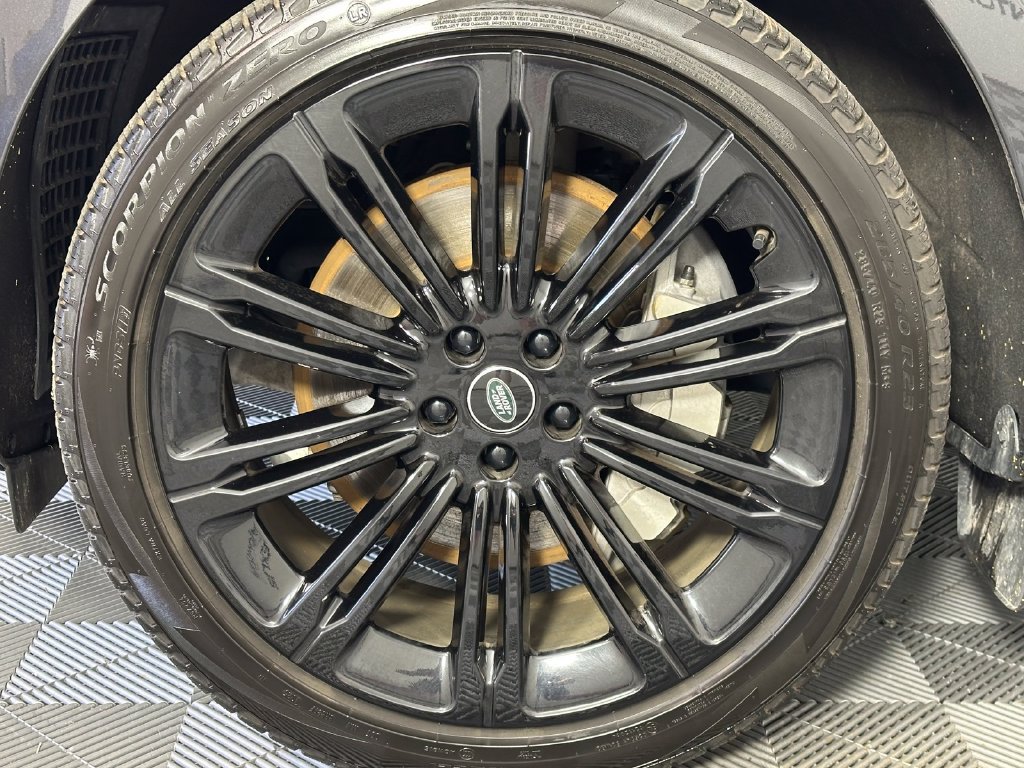 Used 2024 Land Rover Range Rover SE AWD/4WD image 14