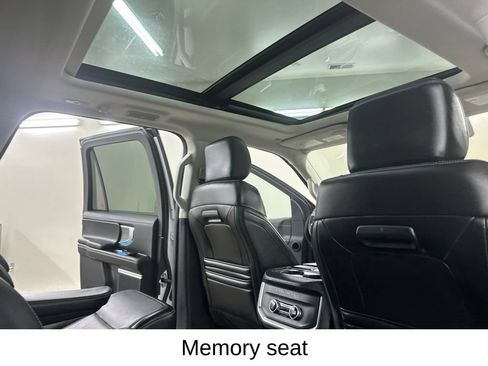 Used 2025 Ford Expedition Max Platinum AWD/4WD image 25