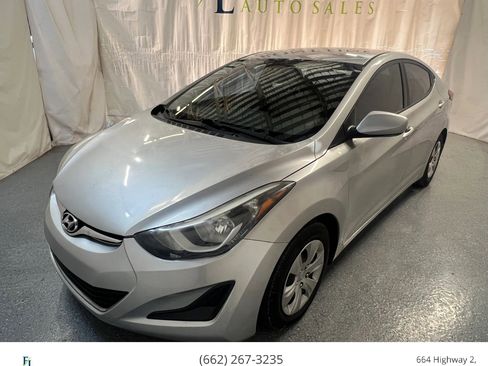 Used 2016 Hyundai Elantra SE image 3