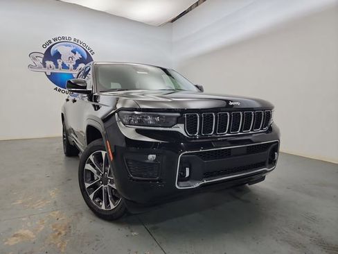 New 2025 Jeep Grand Cherokee Overland w/ Trailer Tow Package image 4