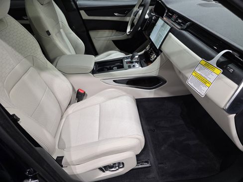 New 2026 Jaguar F-PACE R-Dynamic S image 23