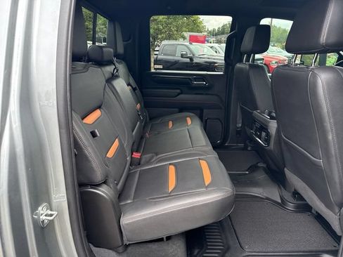 Used 2024 GMC Sierra 2500 AT4 w/ AT4 Premium Plus Package AWD/4WD image 10