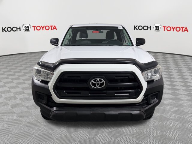 Used 2017 Toyota Tacoma SR AWD/4WD image 2