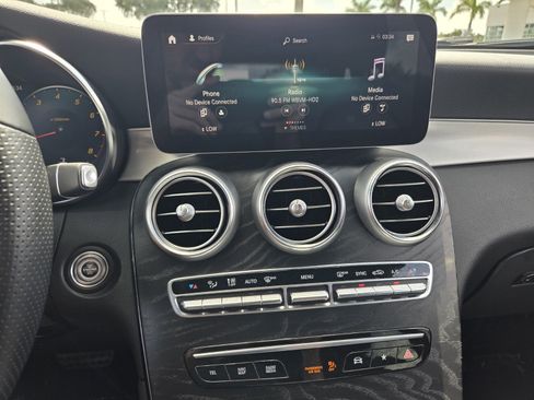 Used 2022 Mercedes-Benz GLC 300 image 22