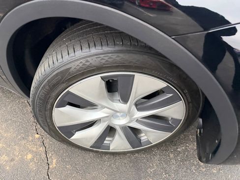 Used 2021 Tesla Model Y Long Range image 58