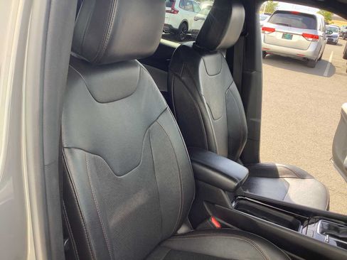 Used 2023 Jeep Compass Limited AWD/4WD image 14