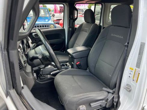 Certified 2019 Jeep Wrangler Unlimited Sahara AWD/4WD image 18