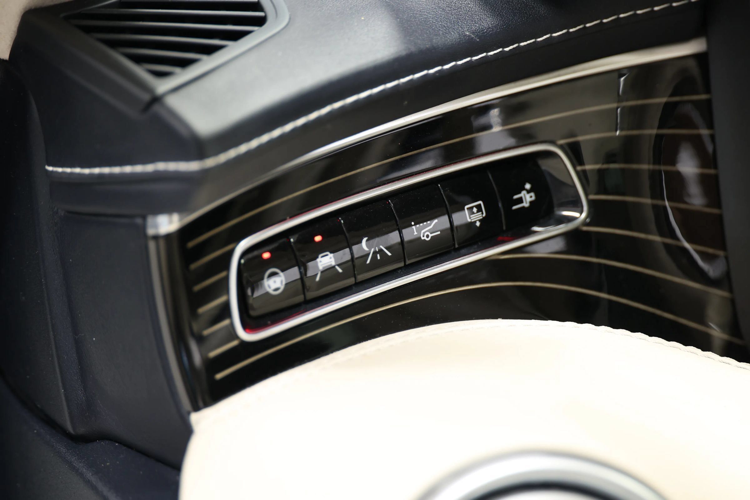 Used 2019 Mercedes-Benz S 560 4MATIC Coupe image 22