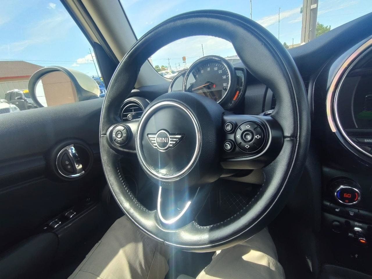 Used 2019 MINI Cooper 4-Door Hardtop FWD image 18