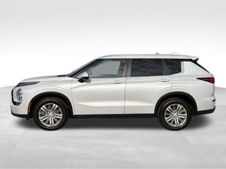 Used 2023 Mitsubishi Outlander ES FWD video 2