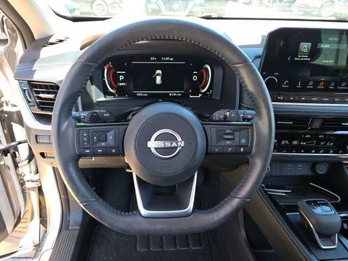 Used 2023 Nissan Rogue Platinum w/ Platinum Premium Package AWD/4WD image 16