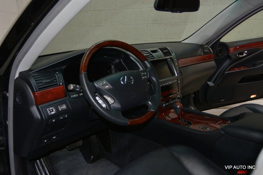 Used 2007 Lexus LS 460 RWD image 10