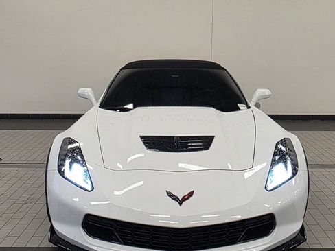 Used 2015 Chevrolet Corvette Z06 w/ 3LZ Preferred Equipment Group image 2