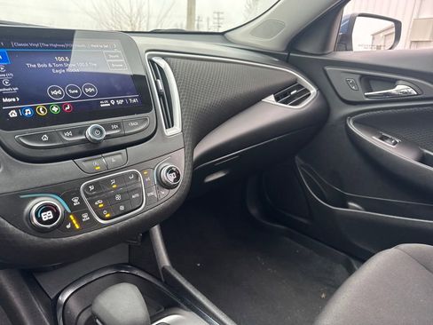 Used 2024 Chevrolet Malibu LT image 24