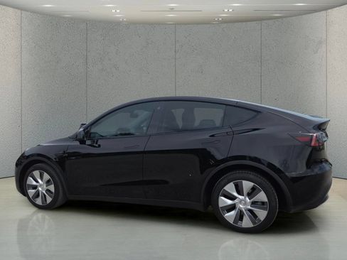 Used 2023 Tesla Model Y Long Range AWD/4WD image 8