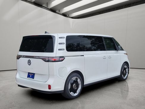 Used 2025 Volkswagen ID. Buzz 1st Edition RWD image 3