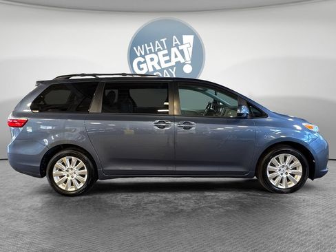 Used 2015 Toyota Sienna LE AWD/4WD image 2