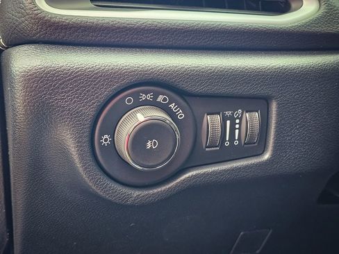 New 2026 Chrysler Pacifica Select image 14