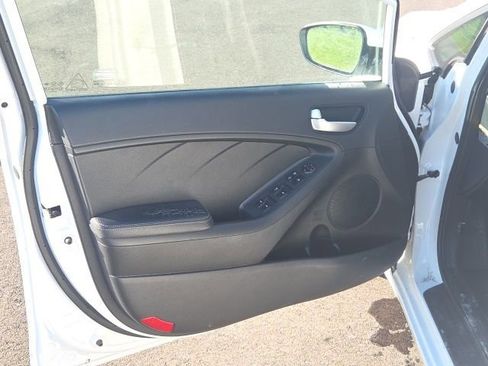 Used 2017 Kia Forte LX FWD image 18