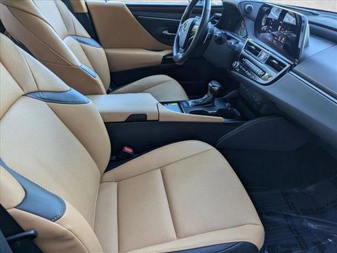 Certified 2025 Lexus ES 350 w/ Premium Package image 20