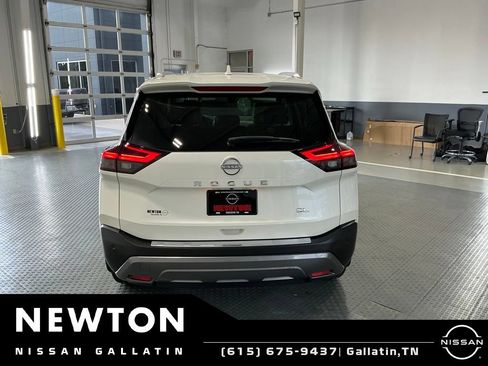 Used 2023 Nissan Rogue SL w/ SL Premium Package FWD image 5
