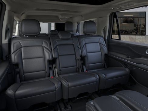 New 2026 Lincoln Navigator L Reserve AWD/4WD image 11