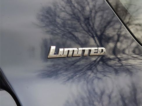 Used 2016 Toyota 4Runner Limited image 10