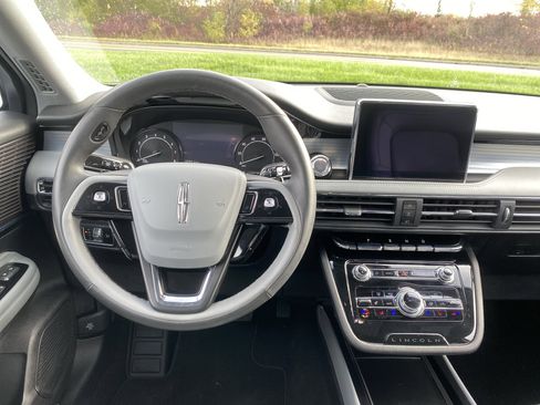 Used 2022 Lincoln Corsair AWD w/ Equipment Group 101A image 11