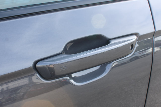 Used 2024 Jeep Grand Cherokee Laredo RWD image 9
