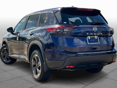 Used 2025 Nissan Rogue SV FWD image 7