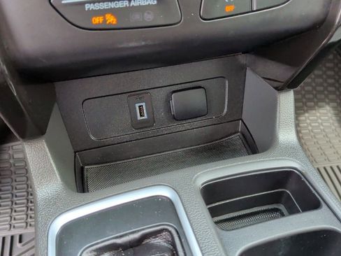 Used 2018 Ford Escape SE w/ SE Sport Appearance Package image 27